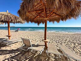 Oceanfront Vibes Iconic Beachside Getaway