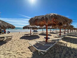 Oceanfront Vibes Iconic Beachside Getaway