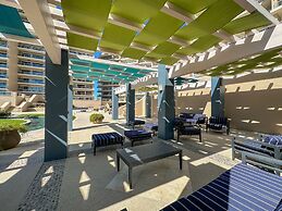 Oceanfront Vibes Iconic Beachside Getaway