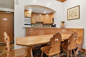 Villa 1082 3 Bed 3 Bath Full Kitchen 3 Bedroom Villa