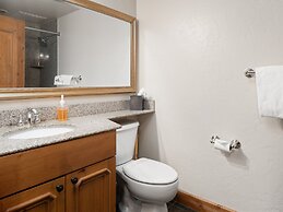 Villa 1082 3 Bed 3 Bath Full Kitchen 3 Bedroom Villa