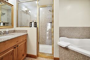 Villa 1082 3 Bed 3 Bath Full Kitchen 3 Bedroom Villa