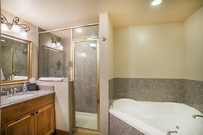 Villa 1041 3 Bed 3 Bath Full Kitchen 3 Bedroom Villa