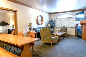 Villa 1041 3 Bed 3 Bath Full Kitchen 3 Bedroom Villa