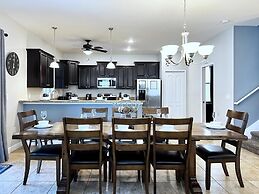 Beautiful 7 Bed Pool Home With Game Room-9117ecl 7 Bedroom Home