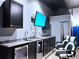 Beautiful 7 Bed Pool Home With Game Room-9117ecl 7 Bedroom Home