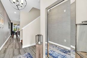 Mickey's Hidden Gem Luxury Pool Home! 4 Bedroom Townhouse