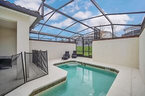 Mickey's Hidden Gem Luxury Pool Home! 4 Bedroom Townhouse