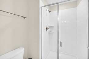 Mickey's Hidden Gem Luxury Pool Home! 4 Bedroom Townhouse