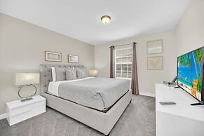 Mickey's Hidden Gem Luxury Pool Home! 4 Bedroom Townhouse
