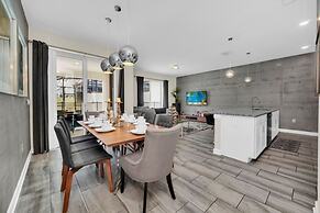Mickey's Hidden Gem Luxury Pool Home! 4 Bedroom Townhouse