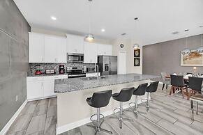 Mickey's Hidden Gem Luxury Pool Home! 4 Bedroom Townhouse