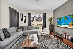 Mickey's Hidden Gem Luxury Pool Home! 4 Bedroom Townhouse