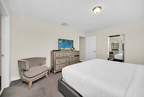 Mickey's Hidden Gem Luxury Pool Home! 4 Bedroom Townhouse