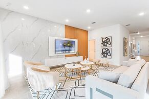 Elegant & Fun Pool/spa Games Room! 12 Bedroom Villa