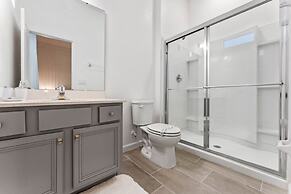 Elegant & Fun Pool/spa Games Room! 12 Bedroom Villa