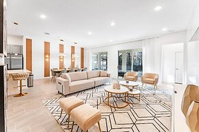 Elegant & Fun Pool/spa Games Room! 12 Bedroom Villa