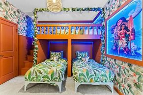 Elegant & Fun Pool/spa Games Room! 12 Bedroom Villa