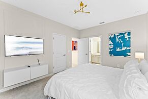 Elegant & Fun Pool/spa Games Room! 12 Bedroom Villa