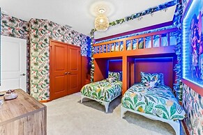 Elegant & Fun Pool/spa Games Room! 12 Bedroom Villa