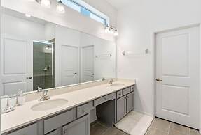 Elegant & Fun Pool/spa Games Room! 12 Bedroom Villa