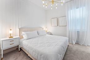 Elegant & Fun Pool/spa Games Room! 12 Bedroom Villa