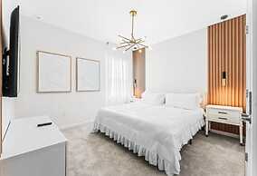 Elegant & Fun Pool/spa Games Room! 12 Bedroom Villa