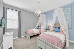 Never Get Bored 9 Bed Pool, Spa, Games! 9 Bedroom Villa