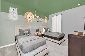 Never Get Bored 9 Bed Pool, Spa, Games! 9 Bedroom Villa