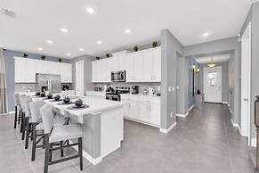 Never Get Bored 9 Bed Pool, Spa, Games! 9 Bedroom Villa