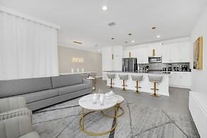 Luxury 4 Bedroom Storey Lake Townhome 2444Reading 4 Townhouse