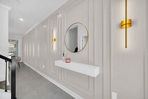 Luxury 4 Bedroom Storey Lake Townhome 2444Reading 4 Townhouse