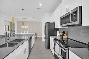 Luxury 4 Bedroom Storey Lake Townhome 2444Reading 4 Townhouse