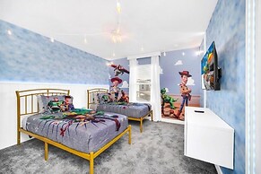 Luxury 4 Bedroom Storey Lake Townhome 2444Reading 4 Townhouse