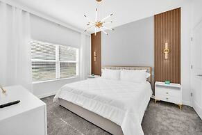 Luxury 4 Bedroom Storey Lake Townhome 2444Reading 4 Townhouse