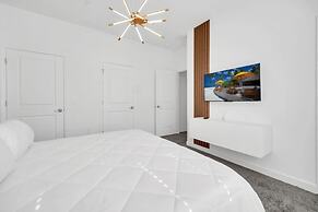 Luxury 4 Bedroom Storey Lake Townhome 2444Reading 4 Townhouse