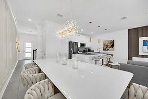 Luxury 4 Bedroom Storey Lake Townhome 2444Reading 4 Townhouse