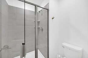 Luxury 4 Bedroom Storey Lake Townhome 2444Reading 4 Townhouse