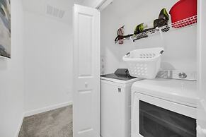 Luxury 4 Bedroom Storey Lake Townhome 2444Reading 4 Townhouse