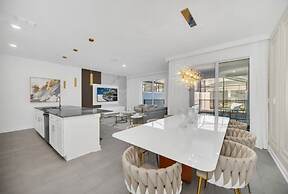 Luxury 4 Bedroom Storey Lake Townhome 2444Reading 4 Townhouse