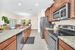 4891clock 4 Bedroom Townhouse