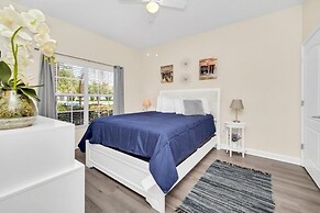 4891clock 4 Bedroom Townhouse