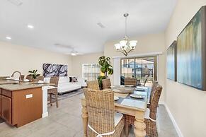 4891clock 4 Bedroom Townhouse