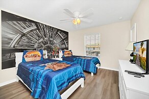 4891clock 4 Bedroom Townhouse