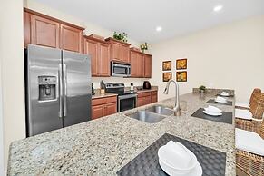 4891clock 4 Bedroom Townhouse