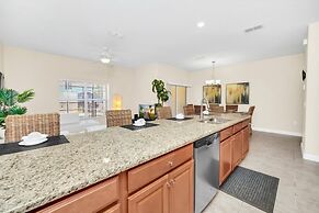 4891clock 4 Bedroom Townhouse