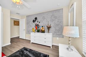 4891clock 4 Bedroom Townhouse