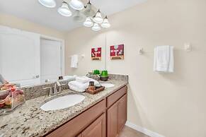 4891clock 4 Bedroom Townhouse