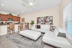 4891clock 4 Bedroom Townhouse