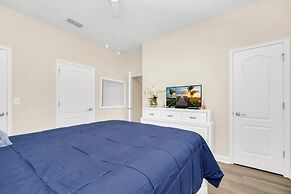 4891clock 4 Bedroom Townhouse